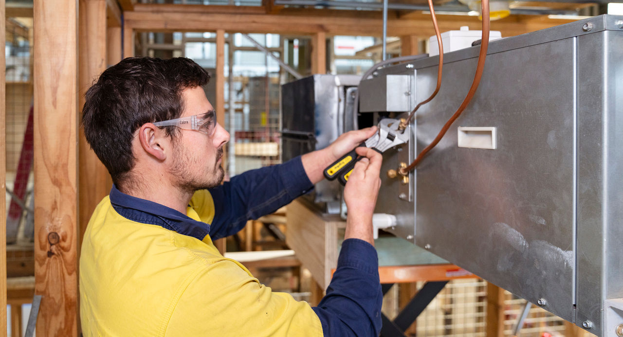 Plumbing services tradesperson