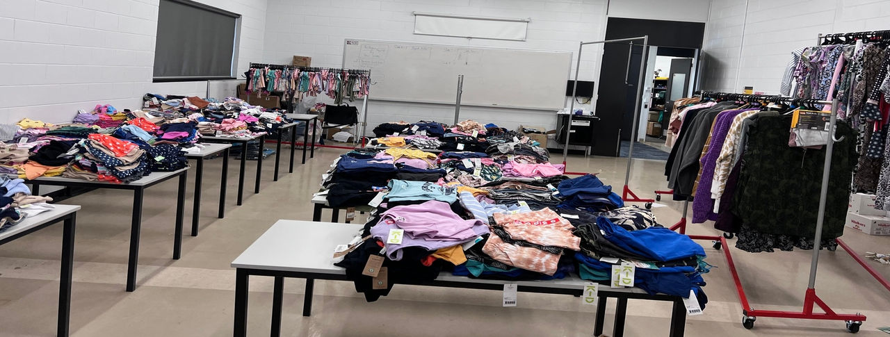 Wise Angels collaborate with Bendigo TAFE’s clothes bank