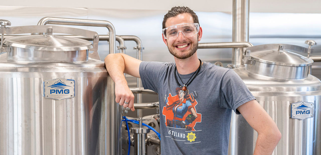 Photo of a Bendigo TAFE student in our onb-campus microbrewery